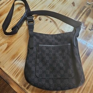 GUCCI crossbody like new